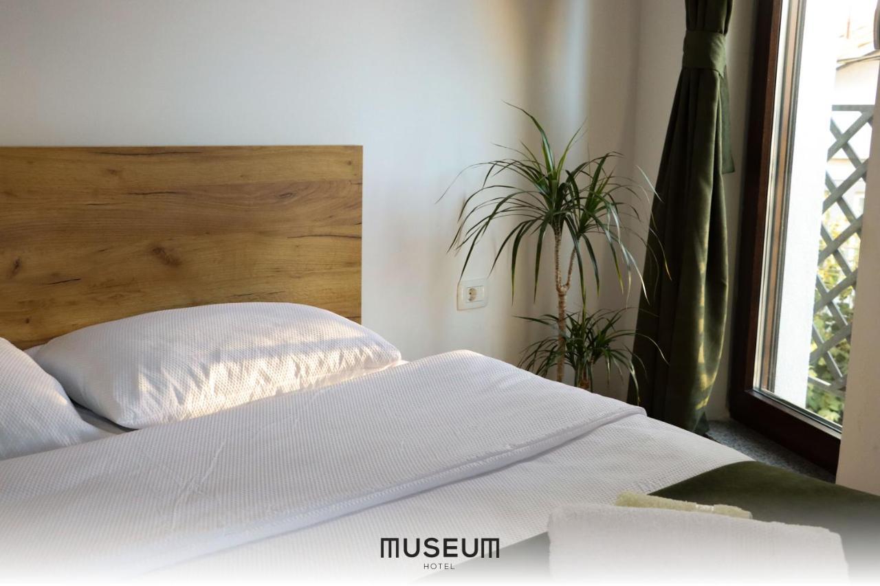 Museum Hotel Pristina Exterior foto