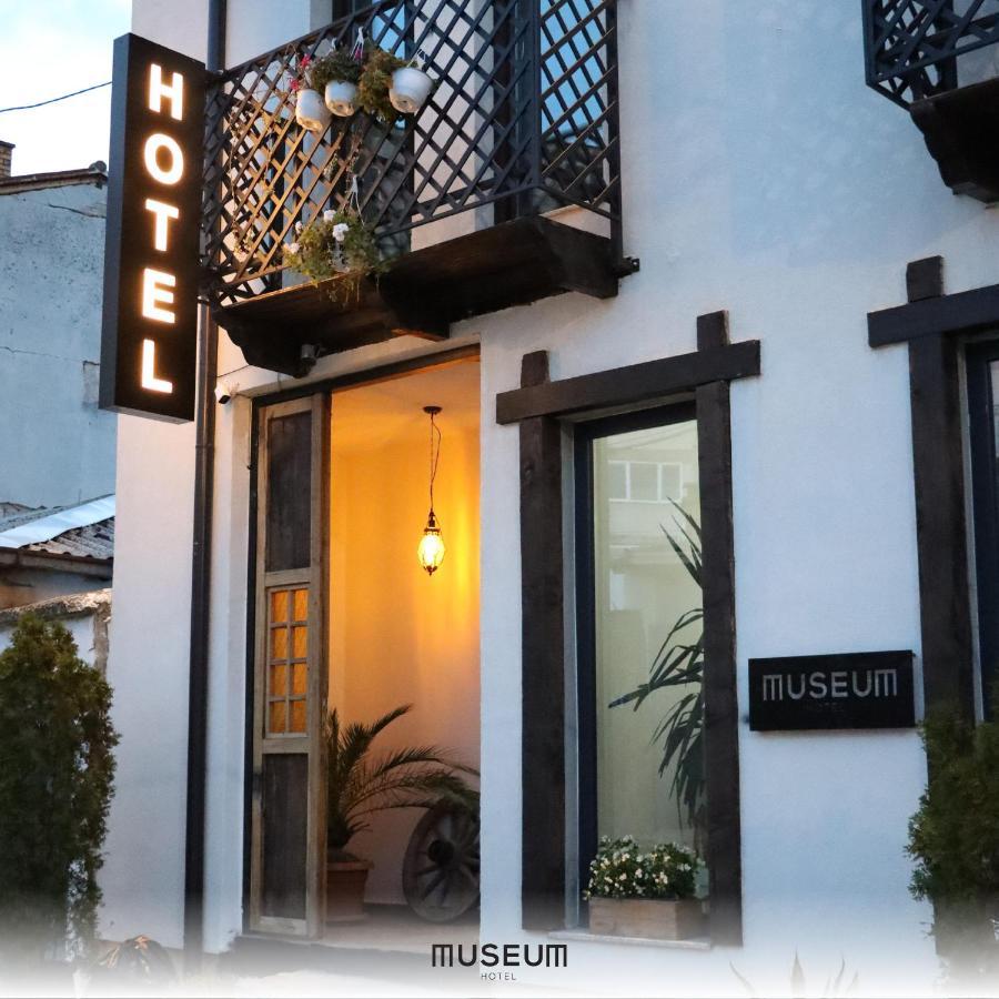 Museum Hotel Pristina Exterior foto