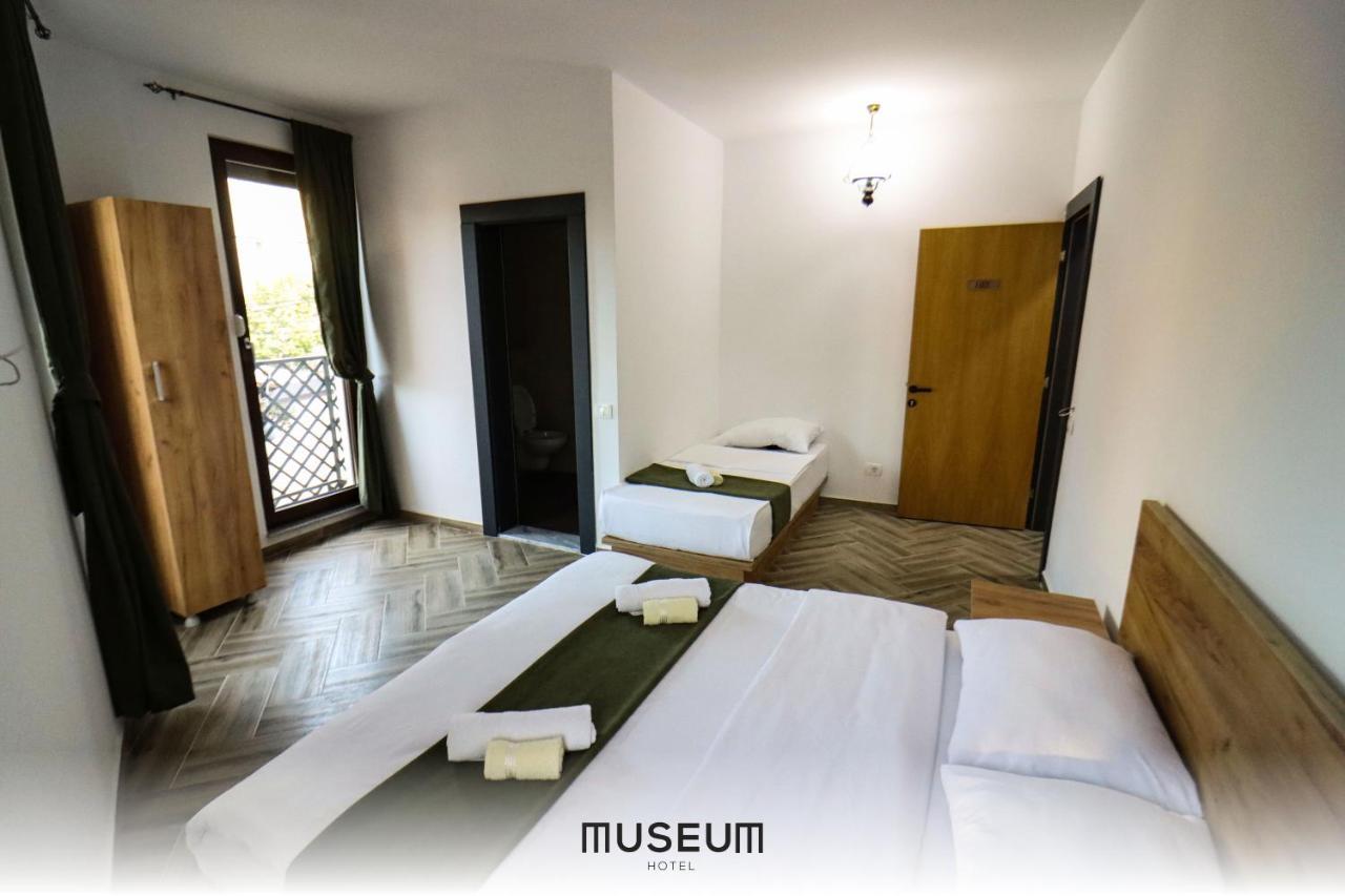 Museum Hotel Pristina Exterior foto